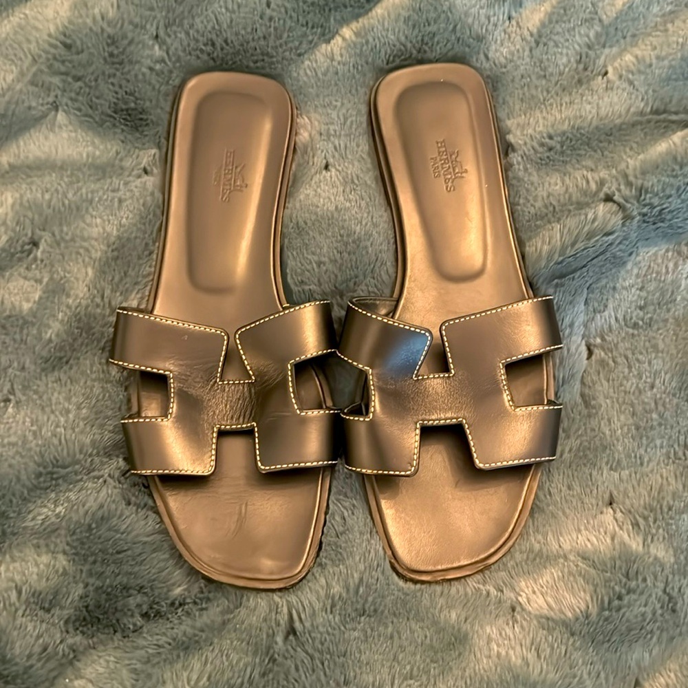 Hermes Oran Sandal in Nior ( black ) leather size 40